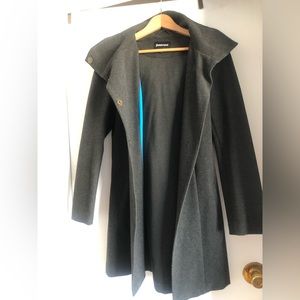 Betabrand dark heather gray coat with lightning blue lining. Exc condition.